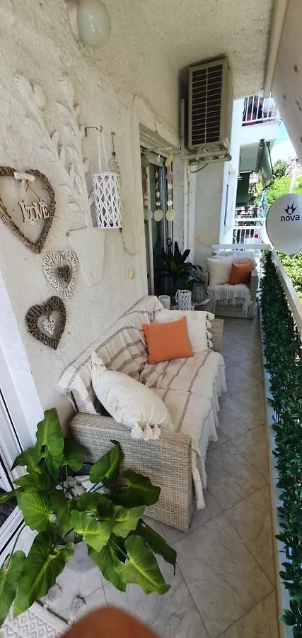 Sea View Across The Golden Bay Beach, Cosy Sunny, Spacious Apartment In Aretsou Kalamaria Saloniki