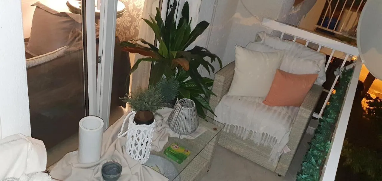Sea View Across The Golden Bay Beach, Cosy Sunny, Spacious Apartment In Aretsou Kalamaria Saloniki