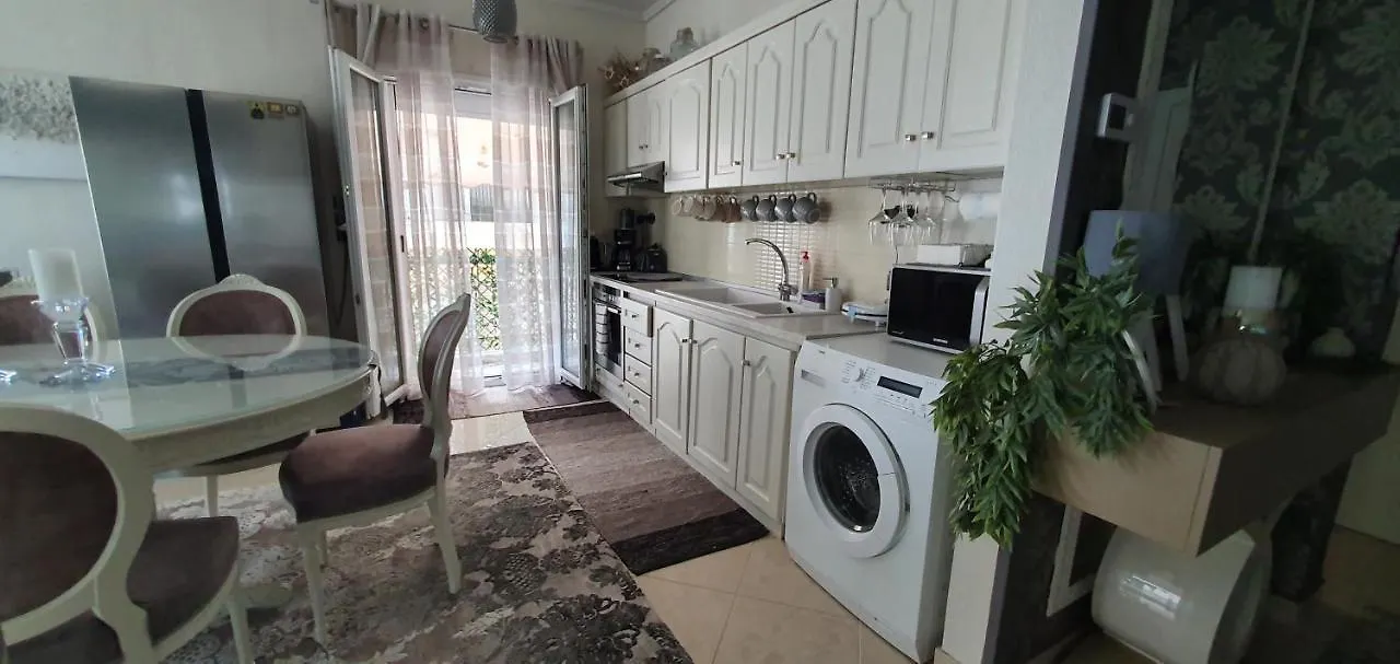 Sea View Across The Golden Bay Beach, Cosy Sunny, Spacious Apartment In Aretsou Kalamaria Saloniki Grecja