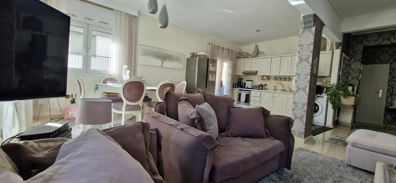 Sea View Across The Golden Bay Beach, Cosy Sunny, Spacious Apartment In Aretsou Kalamaria Saloniki Grecja