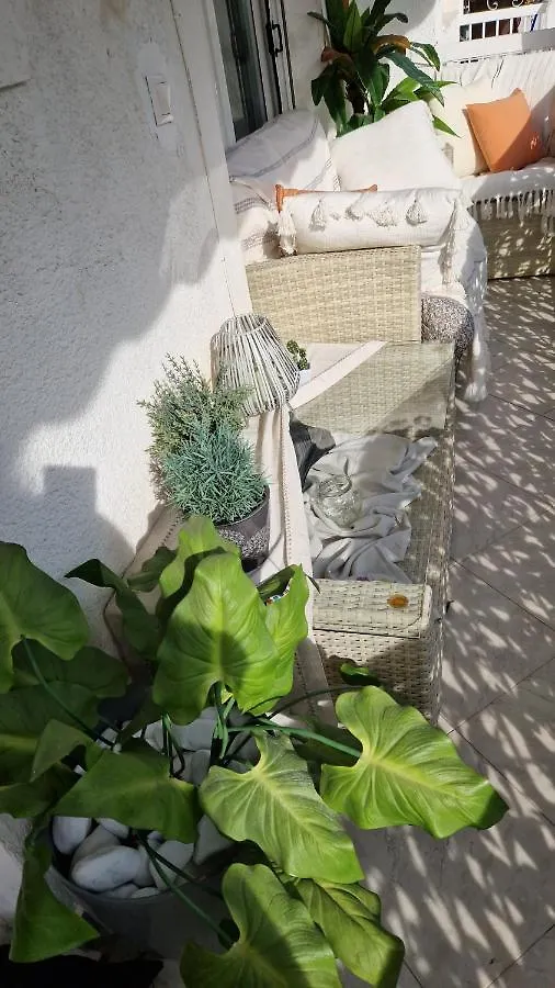 Sea View Across The Golden Bay Beach, Cosy Sunny, Spacious Apartment In Aretsou Kalamaria Saloniki