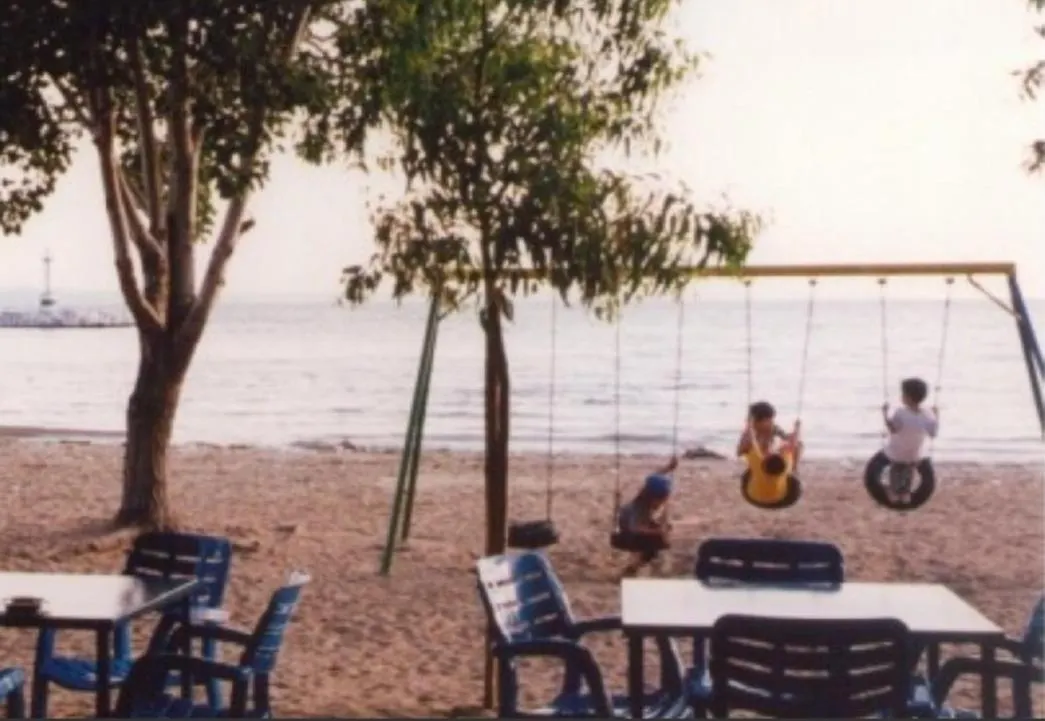 Sea View Across The Golden Bay Beach, Cosy Sunny, Spacious Apartment In Aretsou Kalamaria Saloniki